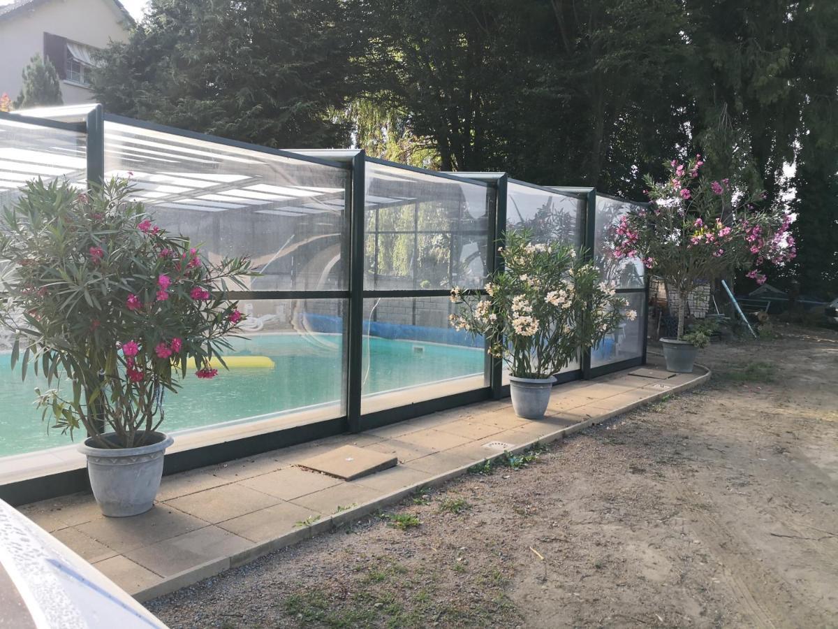 Bed and Breakfast Au Jardin Fleuri Secondigny Esterno foto